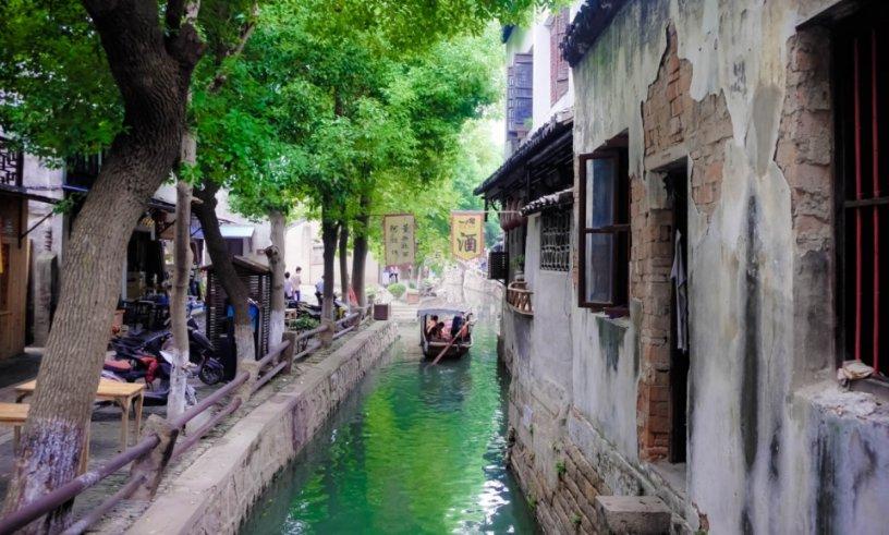 跑步和走路，究竟哪个淋雨更多游戏画面